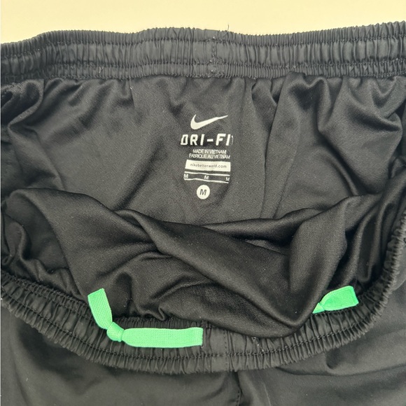 Nike running shorts - Picture 3 of 4